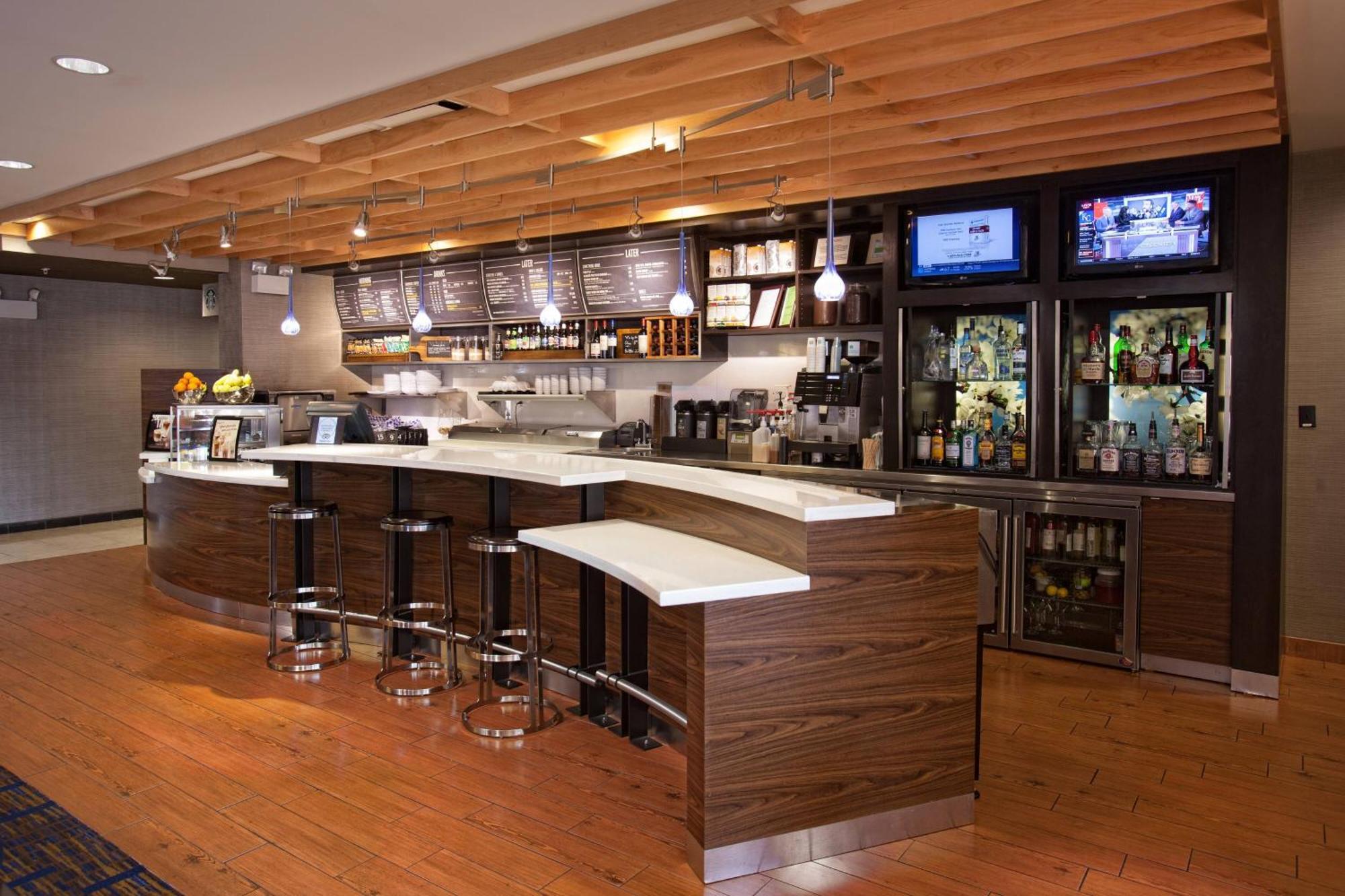 Courtyard By Marriott Fayetteville Esterno foto