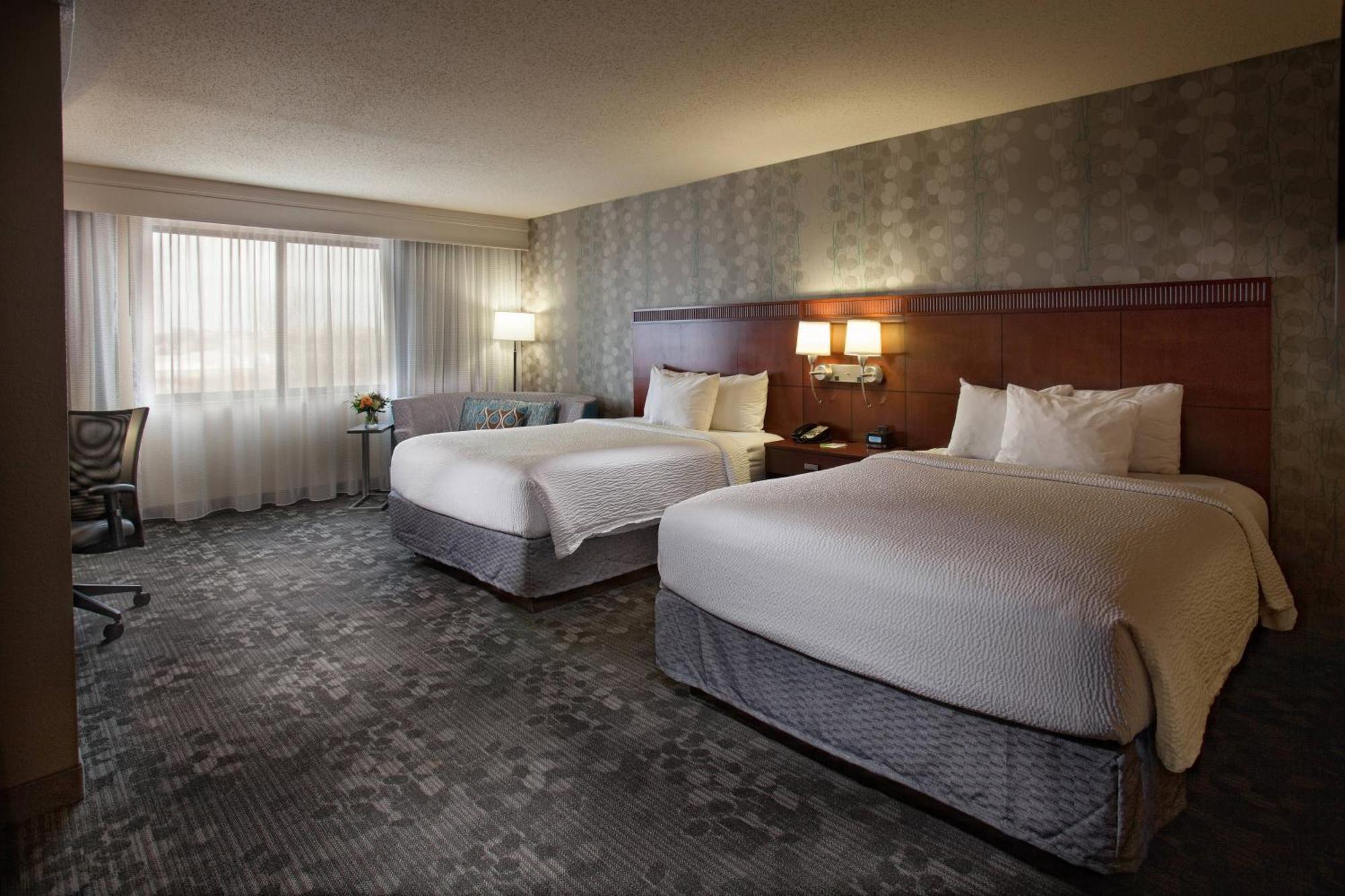 Courtyard By Marriott Fayetteville Esterno foto