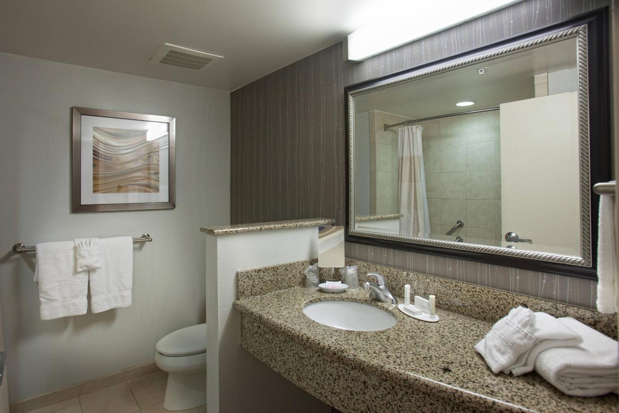 Courtyard By Marriott Fayetteville Esterno foto