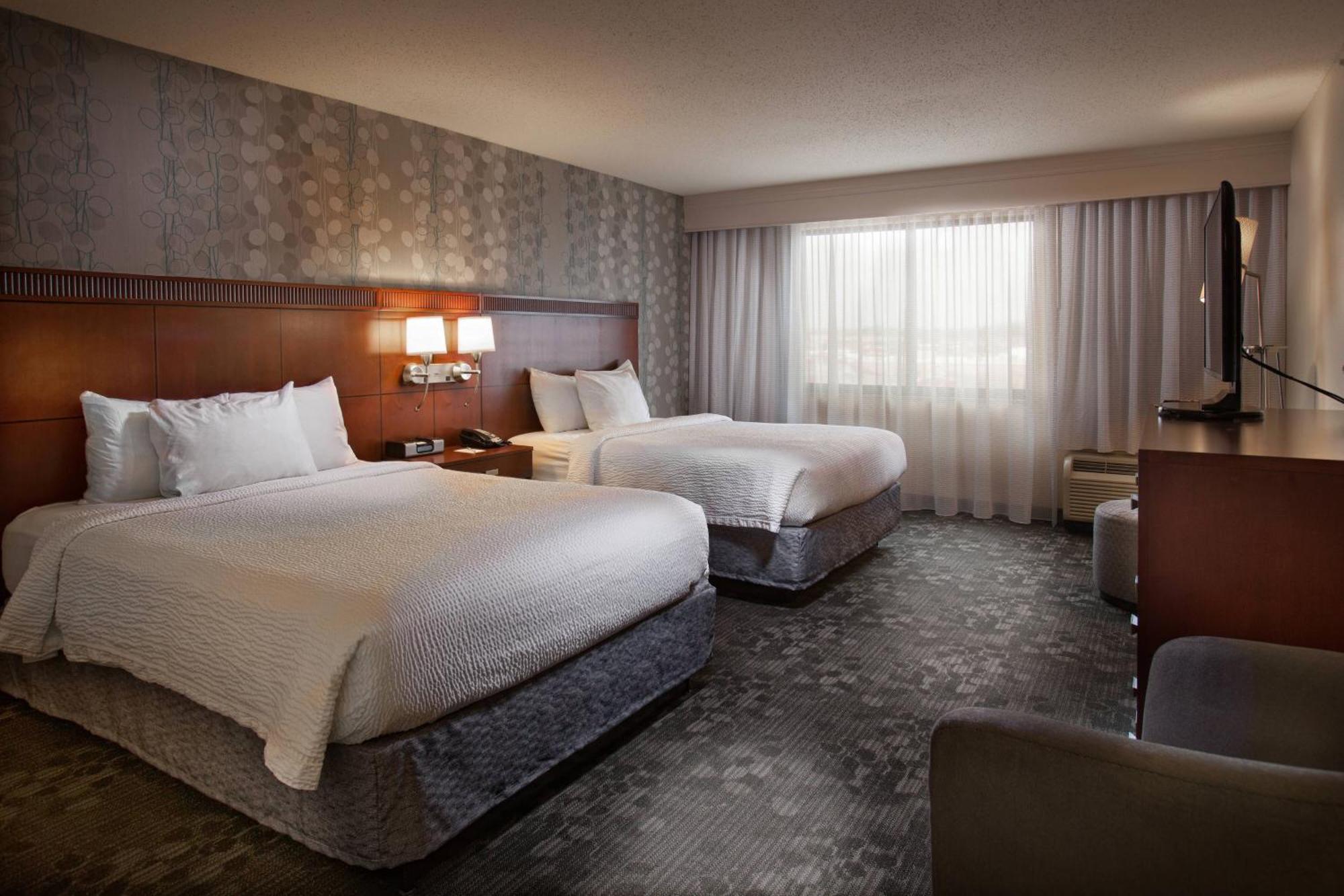 Courtyard By Marriott Fayetteville Esterno foto